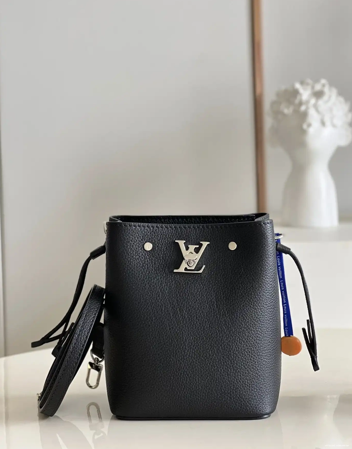 BUCKET NANO LOUIS VUITTON LOCKME 0602